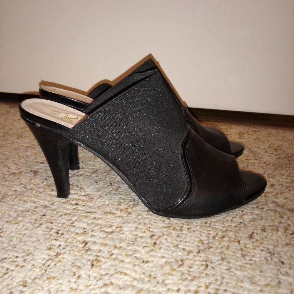 OK heels women's size 8.5M